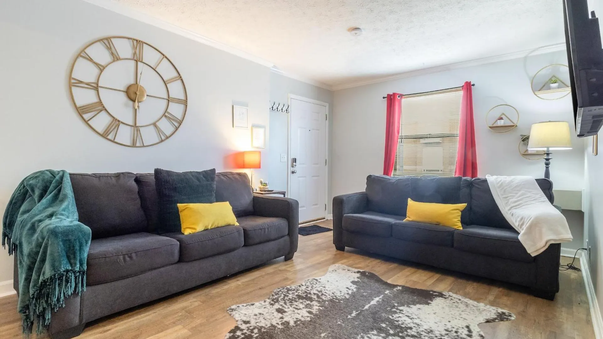 Charming 2 Bedroom Condo In Nashville With Free Parking