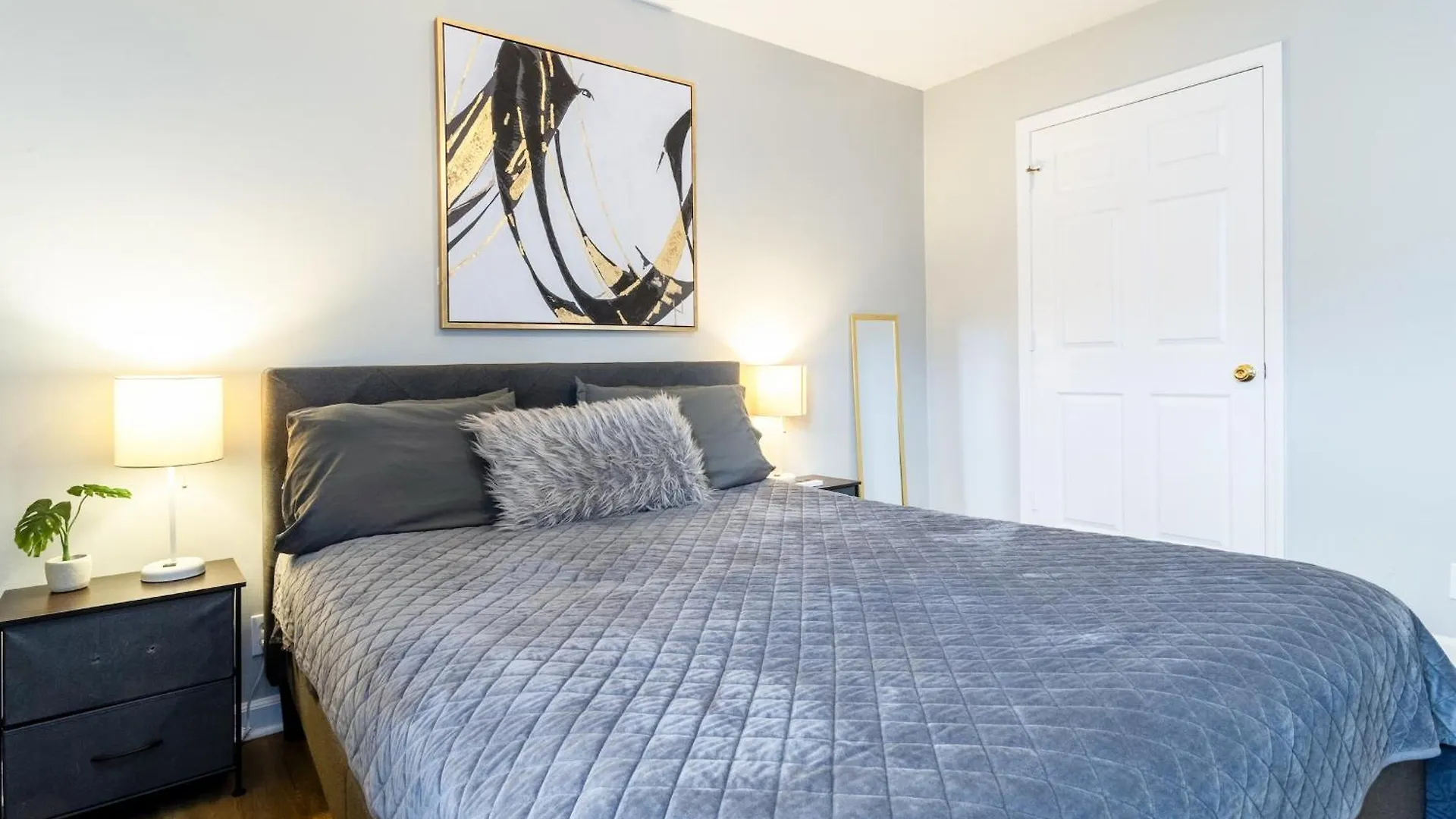 Charming 2 Bedroom Condo In Nashville With Free Parking 美国