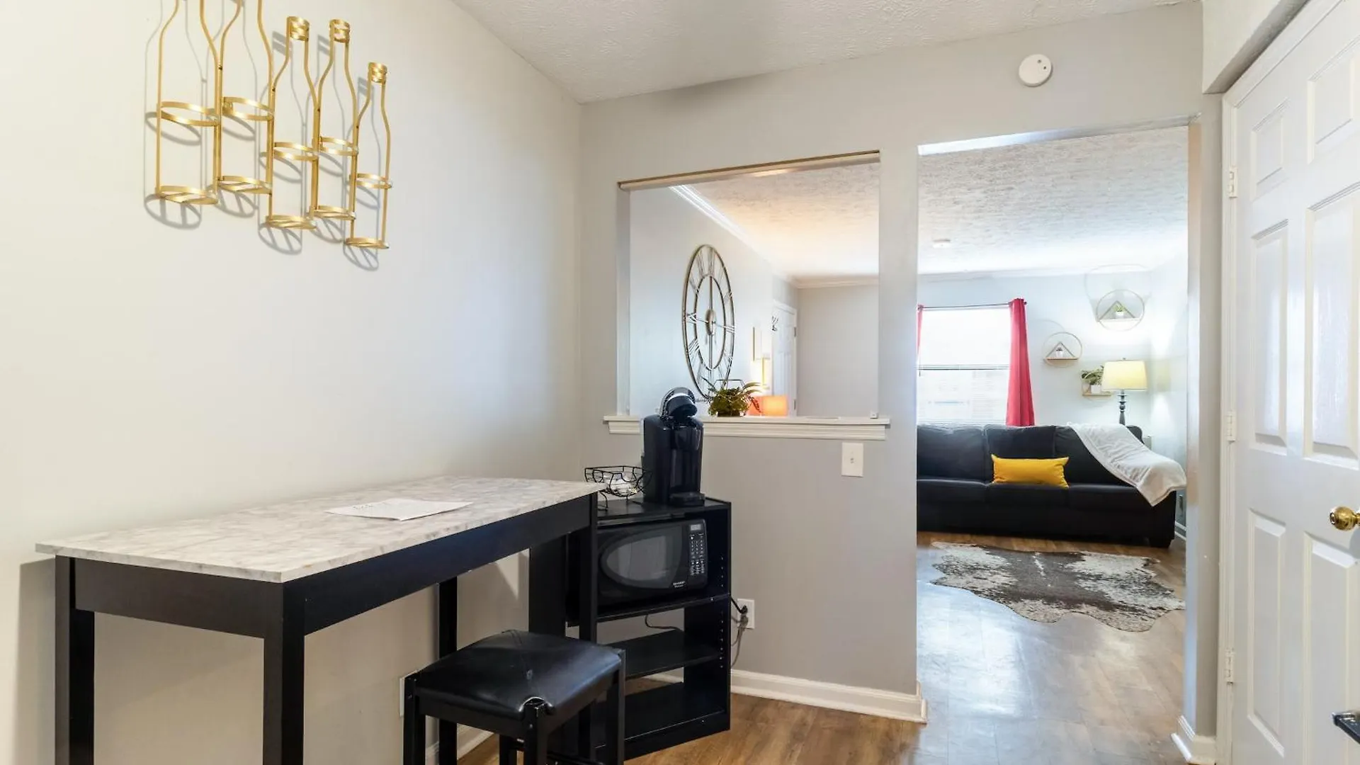 Charming 2 Bedroom Condo In Nashville With Free Parking 公寓
